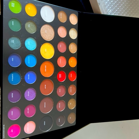 NEW Morphe X James Charles eyeshadow palette - Picture 2 of 8